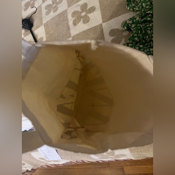 Canvas Vanity Fair Tote - Picture 4 of 4